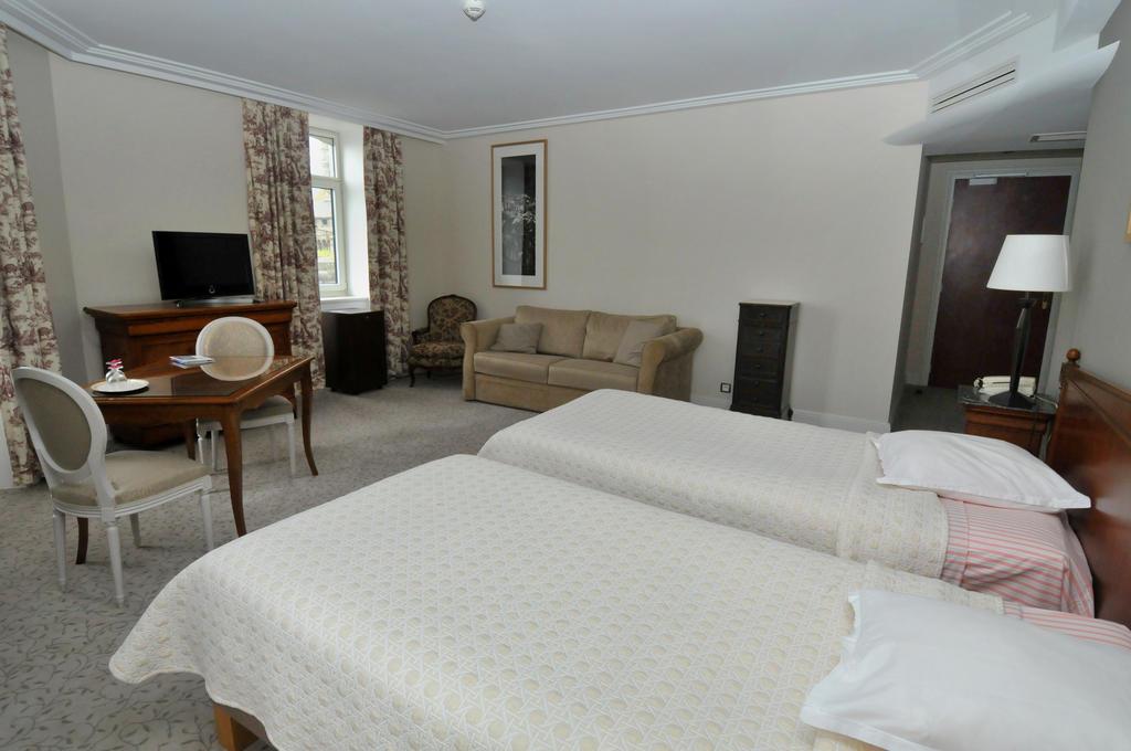 Hotel France Et Chateaubriand