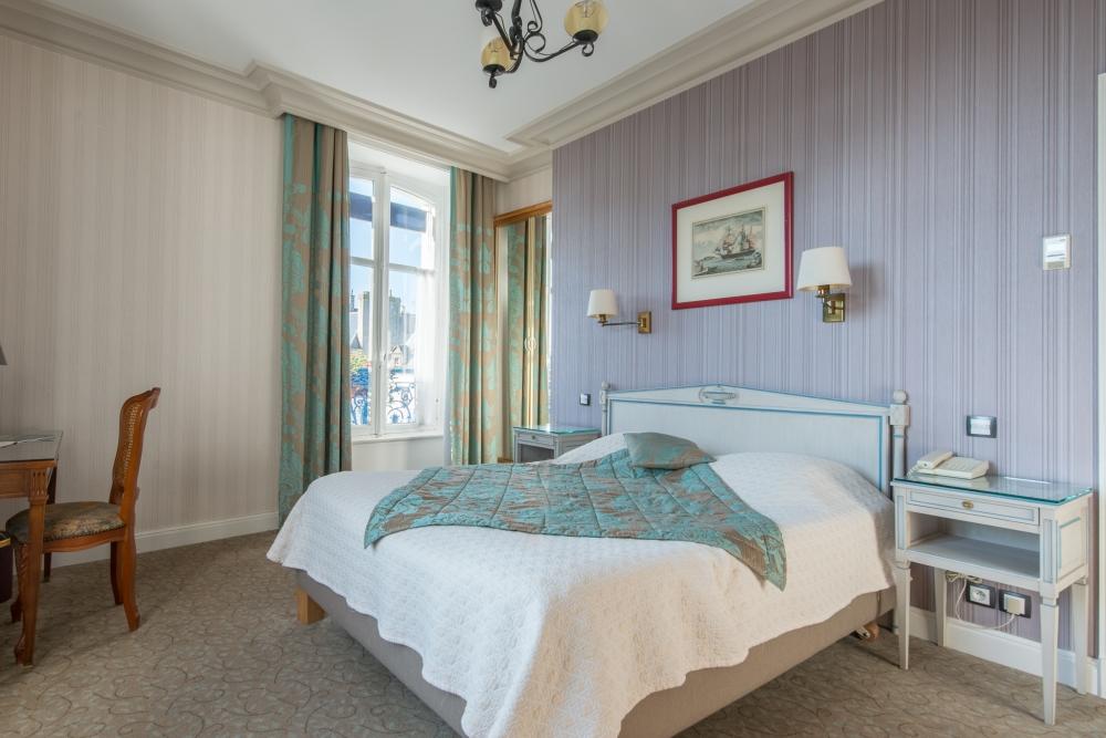 Hotel France Et Chateaubriand